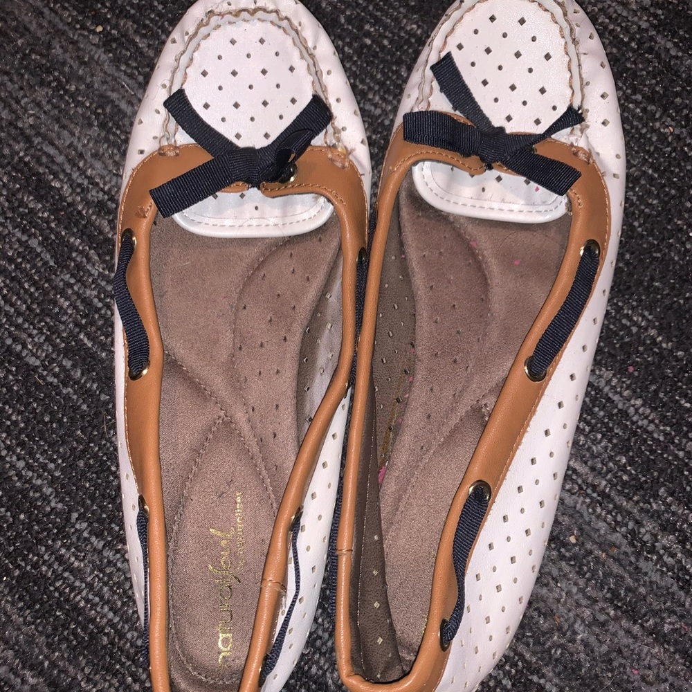 NWOT comfy flats